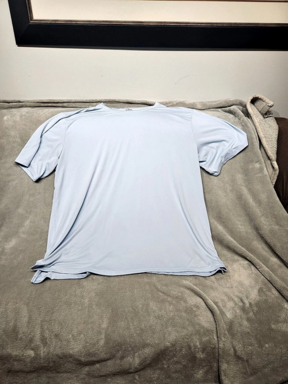 Under Armour Short Sleeve Tee in Blue XL Like New